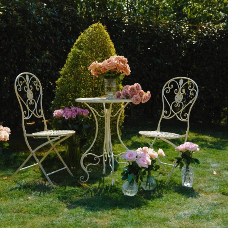 French Vintage Iron Table and  - Outdoor Furniture Cafe recension och pris